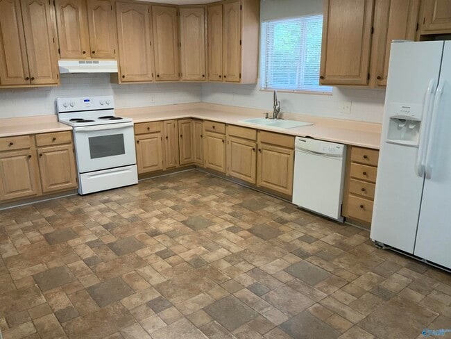 Photo - 511 Delaney Rd NW