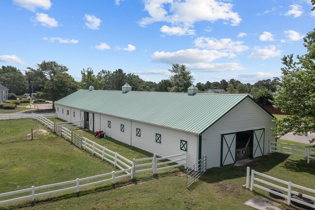 Photo - 408 Celtic Ash St