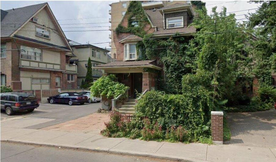 Photo - Very Private 1 Bedroom with Den in the Annex Lower Level Unit near Lowther Unité Lower Level