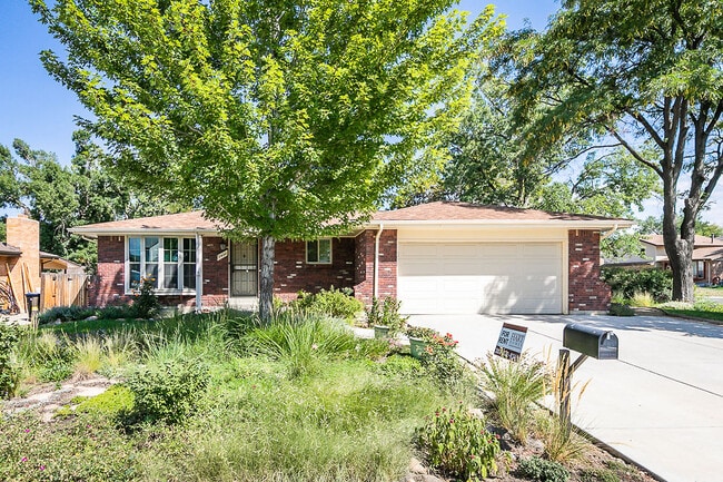 Photo - 7420 Webster St