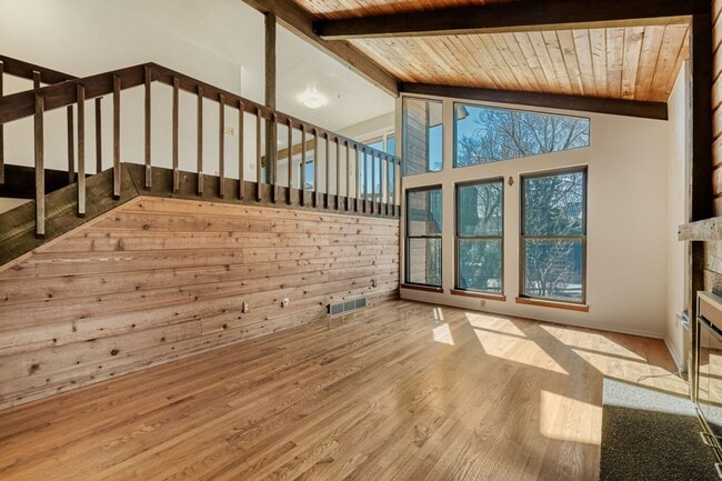 Photo - 3320 Longwood Ave