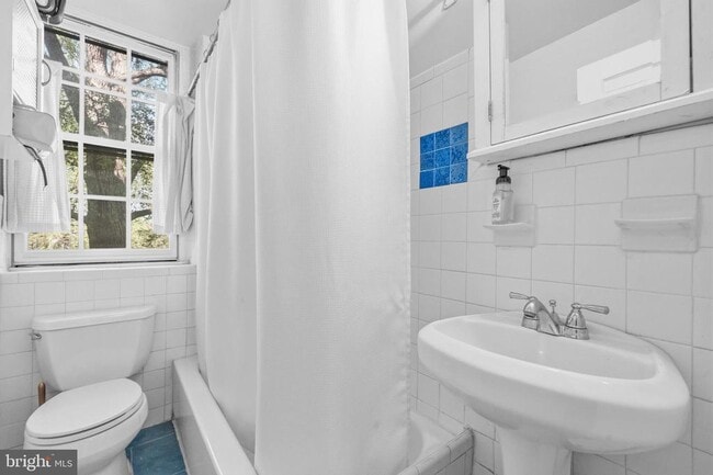 Photo - 2032 Belmont Rd NW Unidad 104