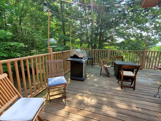 Photo - 30 Dorset Ln
