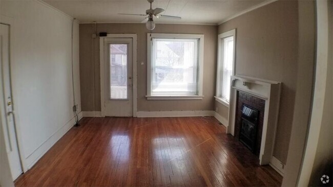 Building Photo - 3718 Warwick Blvd Rental