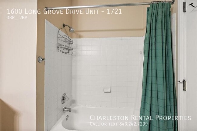 Photo - 1600 Long Grove Dr