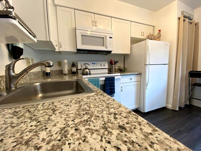 Photo - 3271 Niagara Square