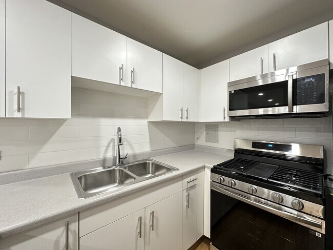 Photo - 6954 N Sheridan Rd Unit 213