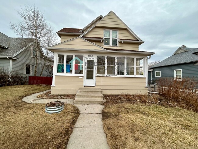 Building Photo - Spacious and inviting 3 bed, 2 bath rental