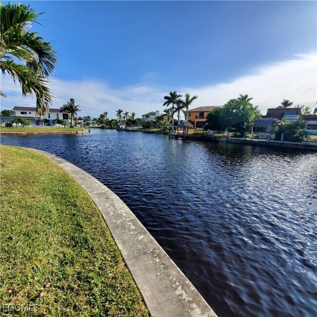 Photo - 828 Victoria Dr Unit B14