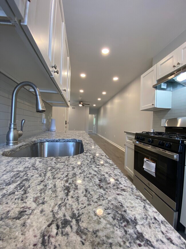 6211 Elmwood Ave Unit 2