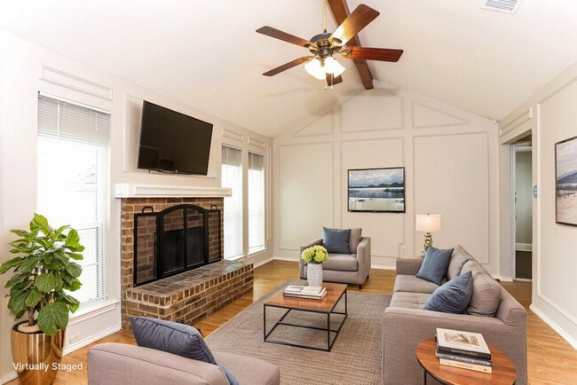 Photo - 704 Brookhaven Dr