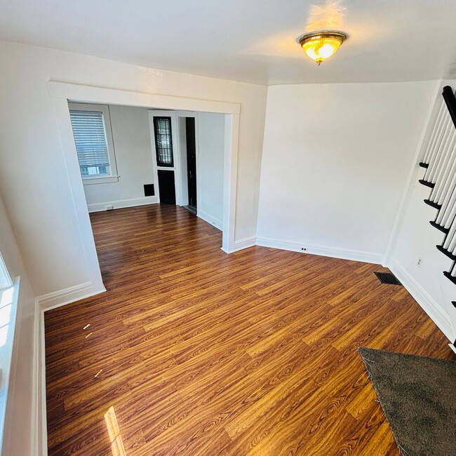 Photo - 551 Park Pl