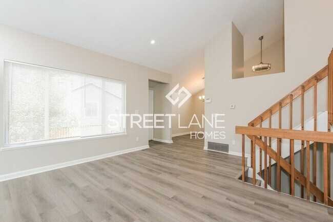 Photo - Charming 4 bedroom home in Aurora!