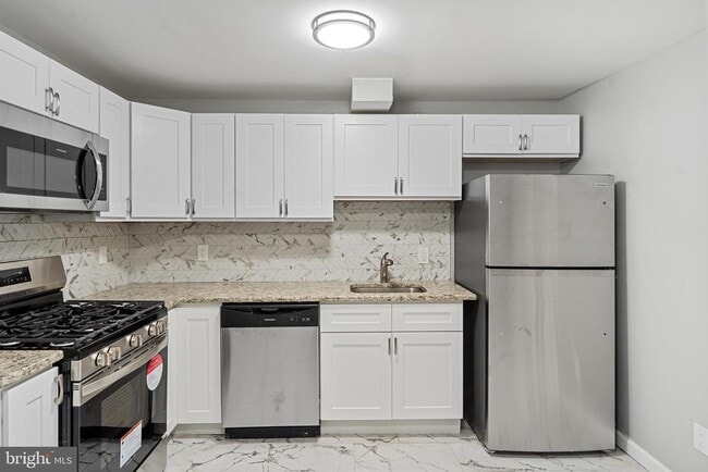 Photo - 225 Market St