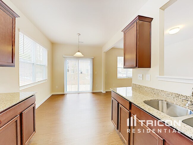 Photo - 2808 St George Ln