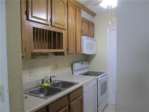 Photo - 2270 NE 68th St Unidad 1907