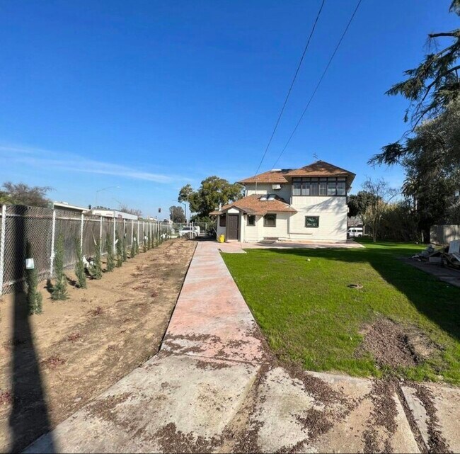 Photo - 345 N Van Ness Ave Unit A - Downstairs