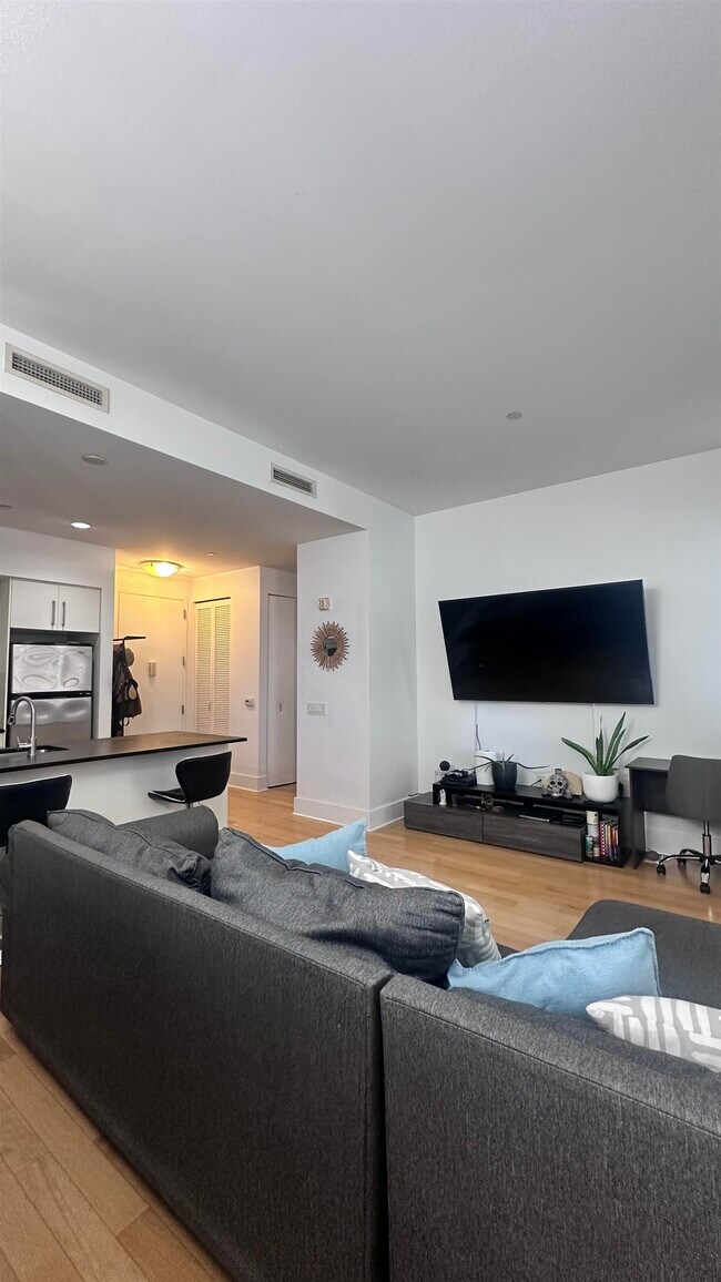 Photo - 4 Beacon Way Unit 908