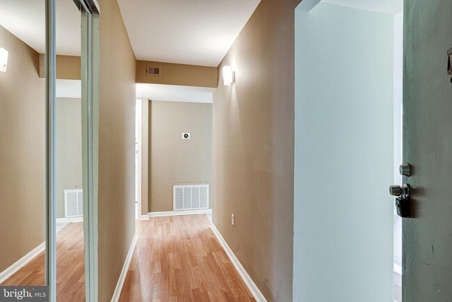 Photo - 2210 Springwood Dr Unit 207