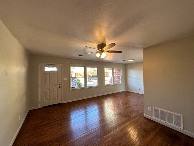 Photo - 3609 S Lamar St