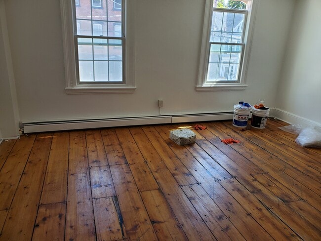 Building Photo - 156 Lander St Rental