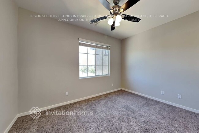 Building Photo - 2713 S Valle Verde
