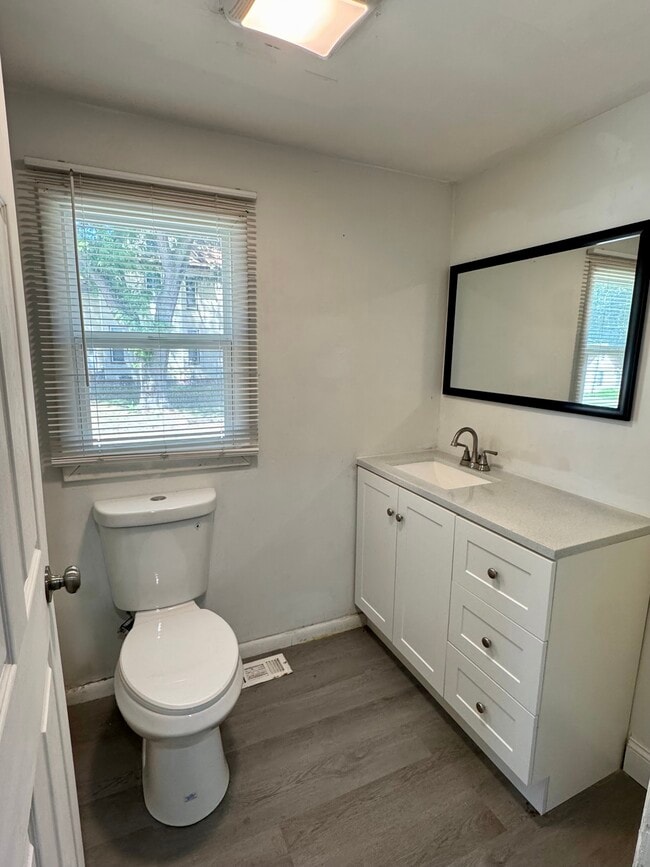 Photo - 1529 W 6th St Unit 1529