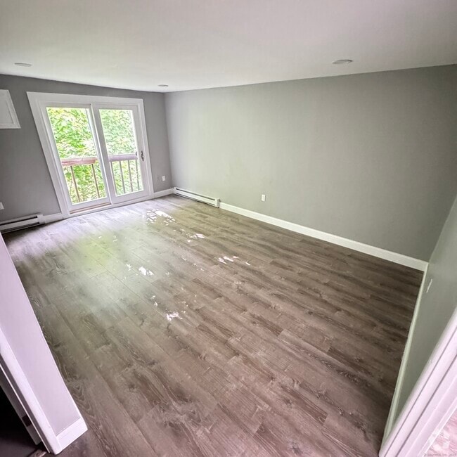 Building Photo - 32 Old Foxon Rd Unit 66 Rental