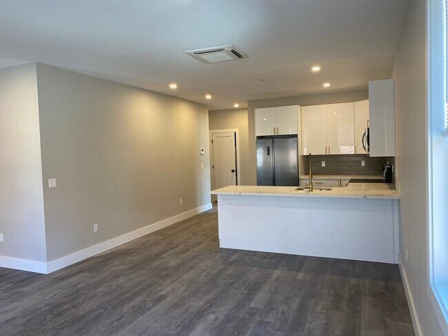 Photo - 32 Norwood St Unit 7