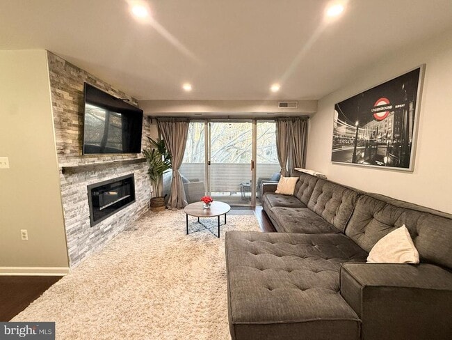 Photo - 5616 Bismach Dr Unidad 204