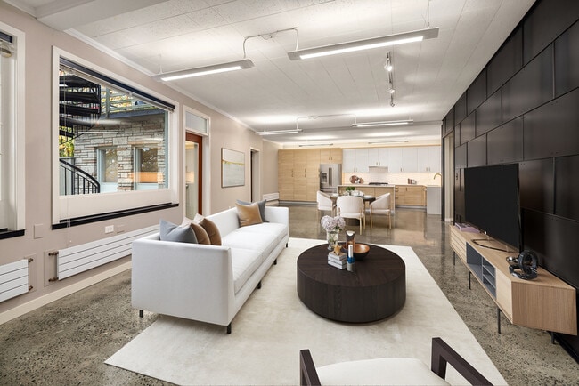 Building Photo - 2562 Dexter Ave N