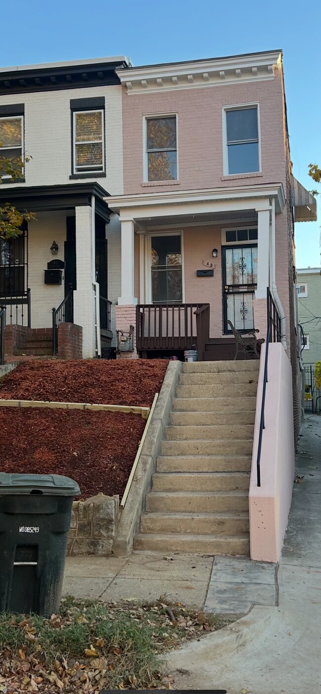 Photo - 45 Todd Pl NE