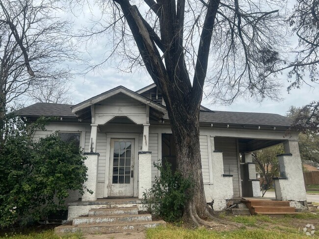 Building Photo - 2001 Bosque Blvd Rental