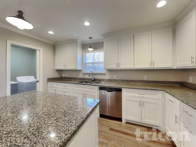 Photo - 10628 Lone Pine Ln