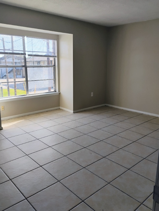 Photo - 1120 W Shilo Dr Unit B