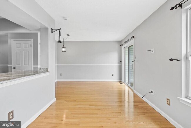 4650 Louise St Claire Dr