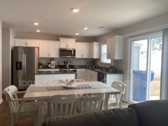 Photo - 304 Millen Dr