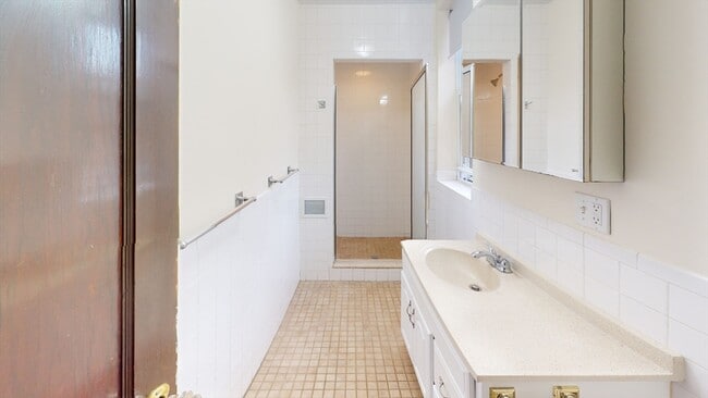 Photo - 7 Scottfield Rd Unit 11