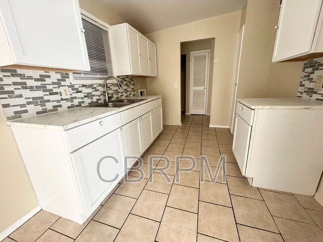 Photo - 2725 62nd St