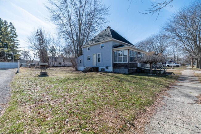 Photo - 1827 Gilbert St