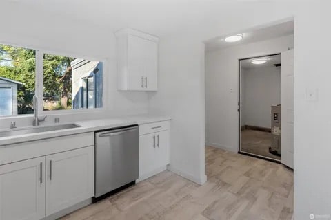 Photo - 911 E 52nd St