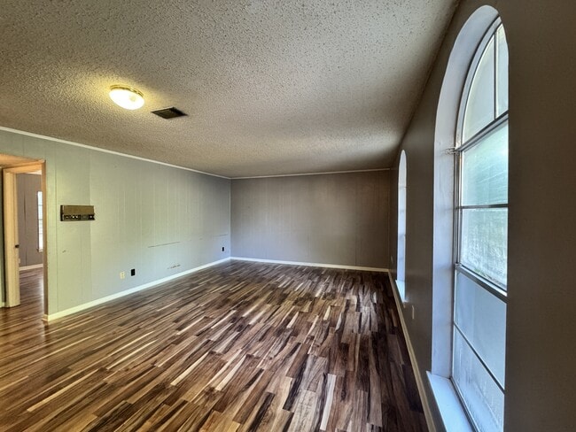 Photo - 203 E John Sims Pkwy