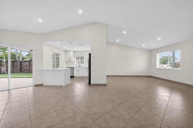 Photo - 1329 SW 151st Way