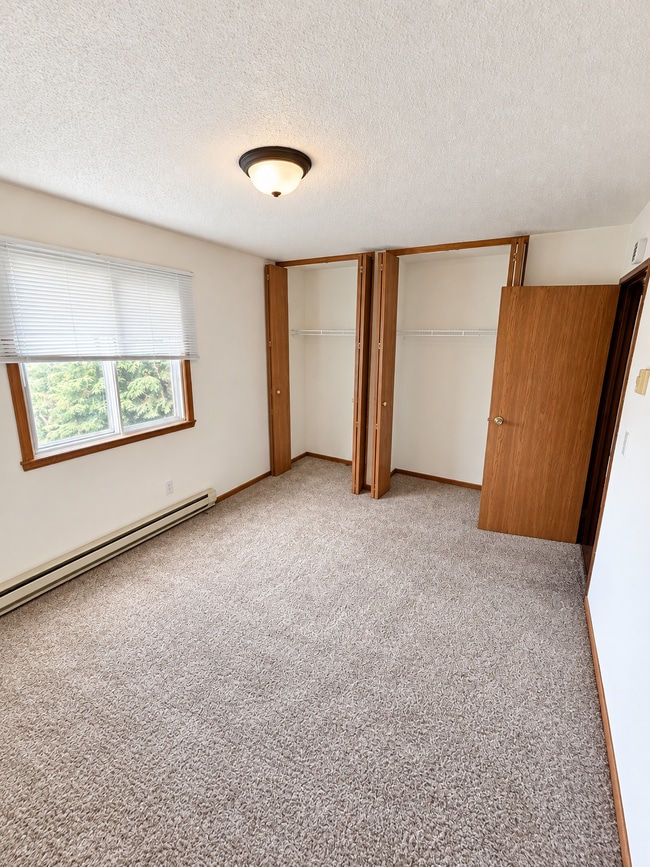 Photo - Great location 2 bedroom aparment near MSUM available now!