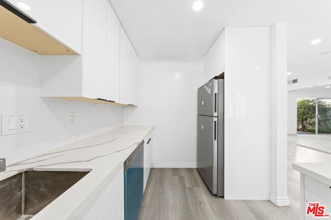 Photo - 825 16th St Unidad B