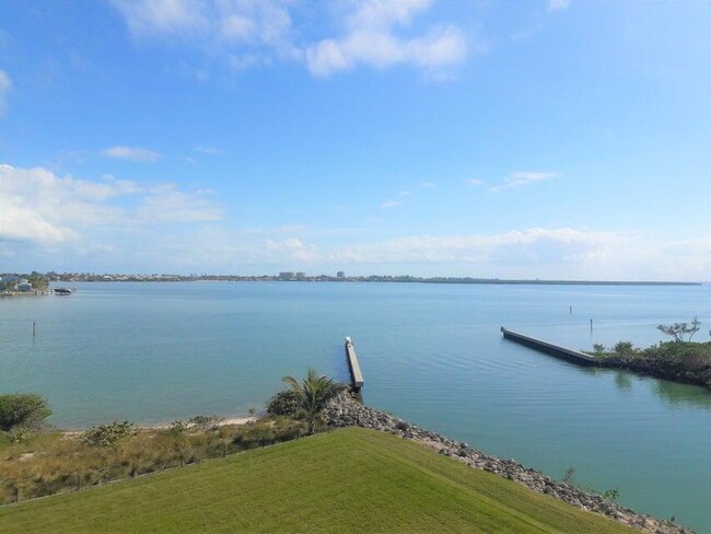 Photo - 4 Harbour Isle Dr E Unidad Ph 4 Rental