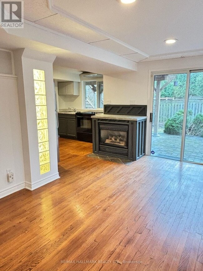 Photo - 410 Clearmeadow Blvd