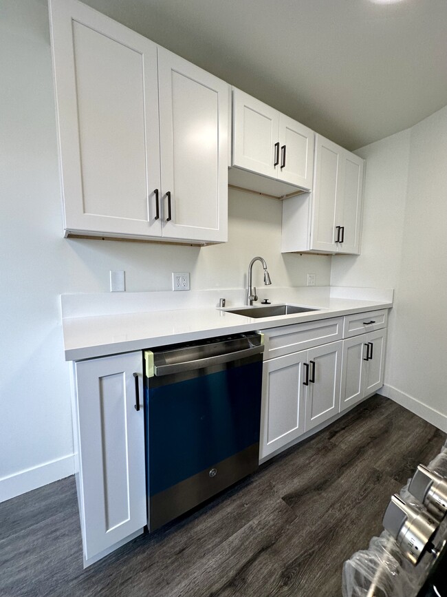 Building Photo - 821 S. Wilton Pl., Rental