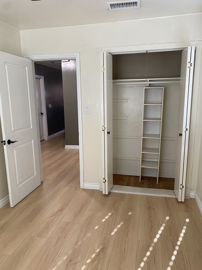 Photo - 10262 S Van Ness Ave Unit 10262