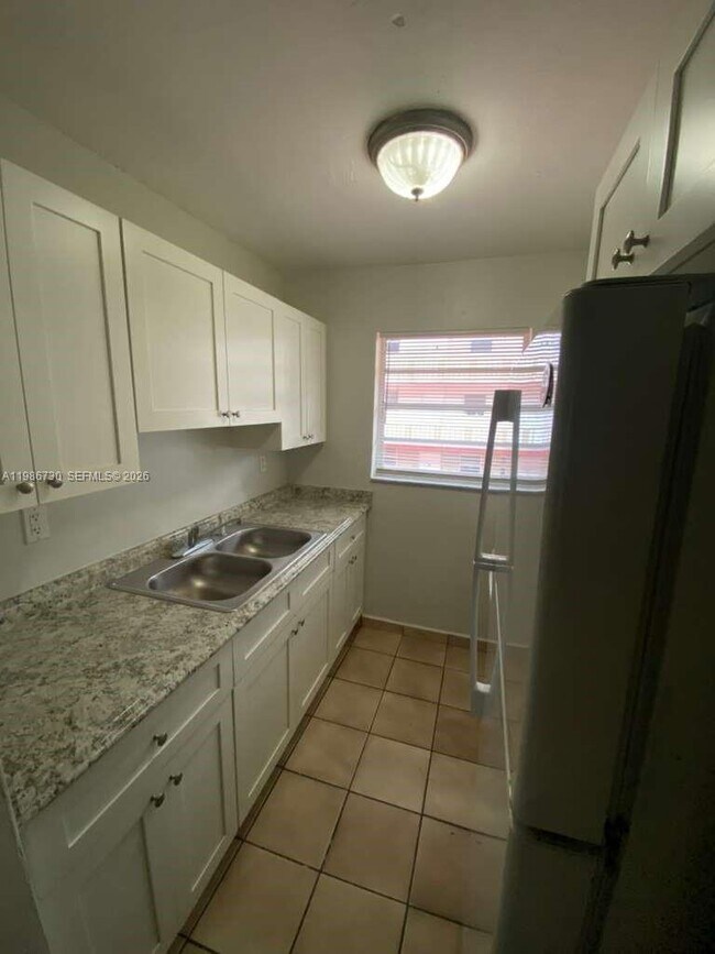 Photo - 4655 Palm Ave Unit 205